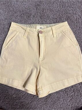 BKE Pale Yellow Women's Shorts